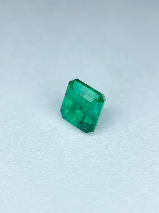 エメラルド 0.36ct ルース 2枚目