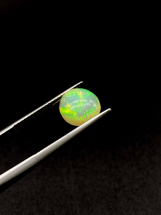 オパール 1.95ct ルース幅広ベール状オーロラ/炎のような劇的色彩変化 2枚目