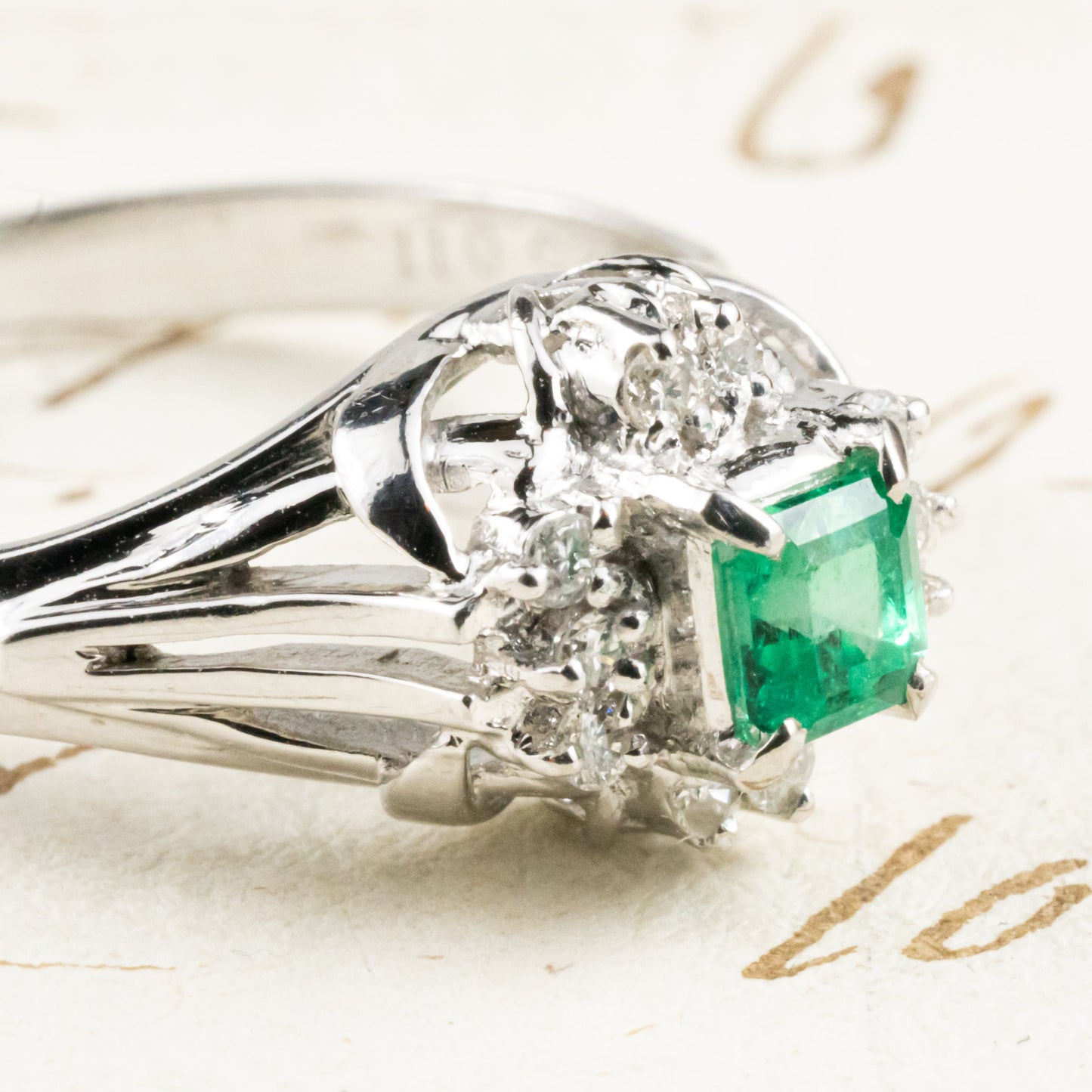 昭和ジュエリー エメラルド ダイヤモンド リング Pt200 0.25ct ヴィンテージ 昭和レトロ 指輪 プラチナ CHR01827