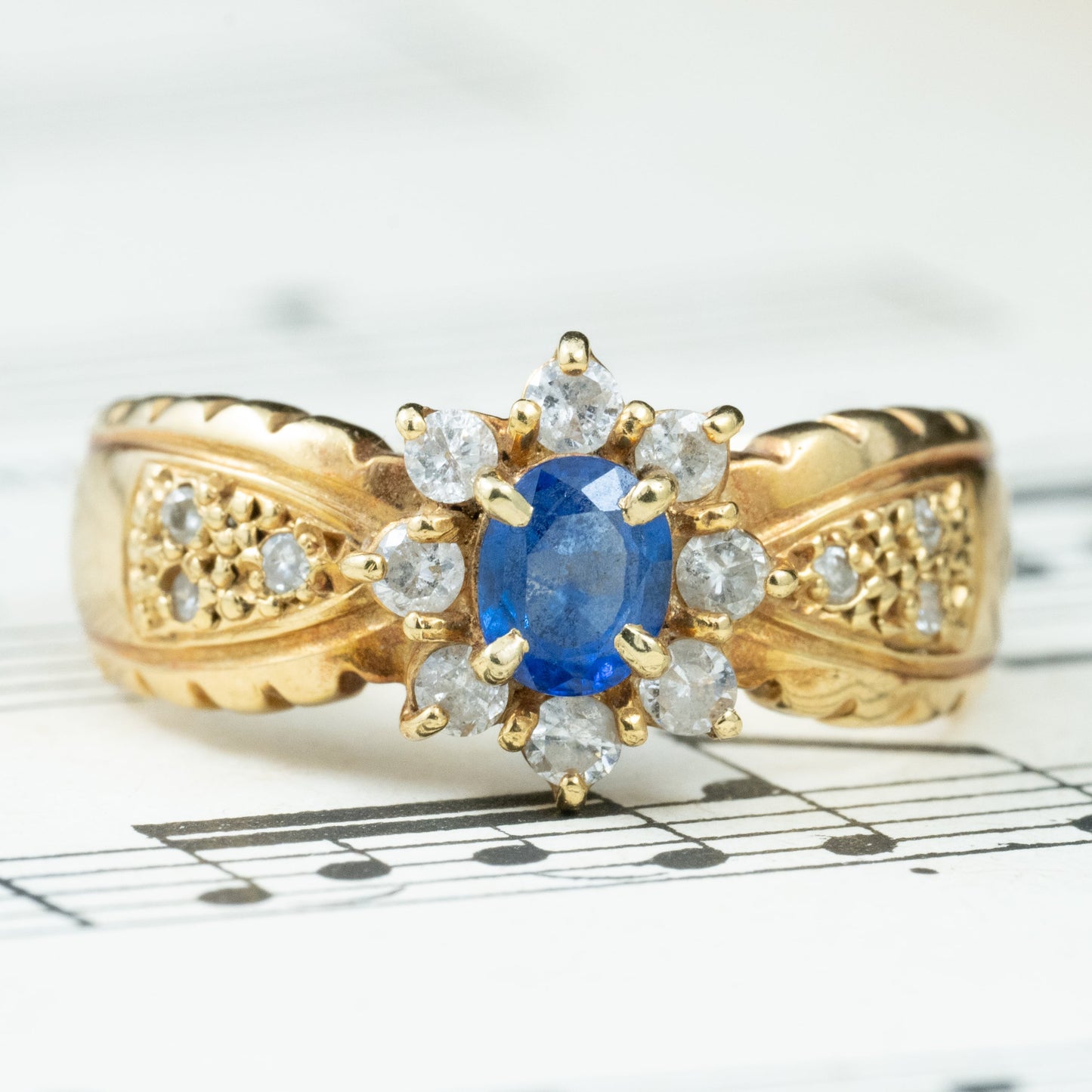 K18 サファイア0.40ct × ダイヤモンド0.43ct リング 〜気品あふれるブルーのきらめき〜OKR00155