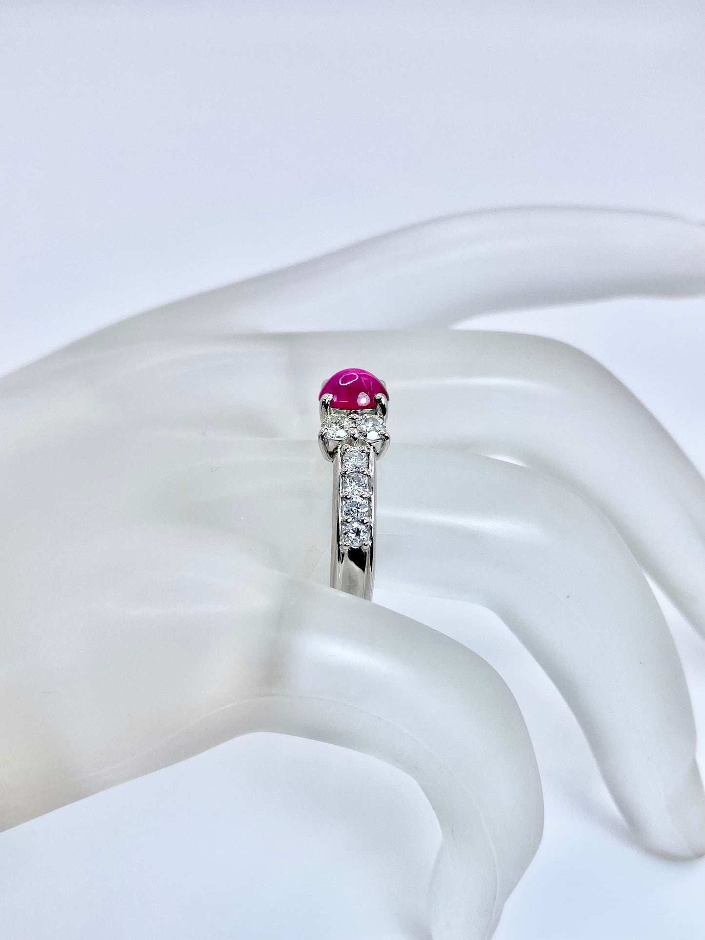 【夏季全体SALE（ジュエリー）~7/31】ルビー（キャッツアイ風）0.71ct / ダイヤモンド 計0.50ct  Pt900 リング 11号【リフレッシュメント(新品仕上げ・補修・洗浄等済)】【3日以内返品可（※カード/キャリア決済の場合）】