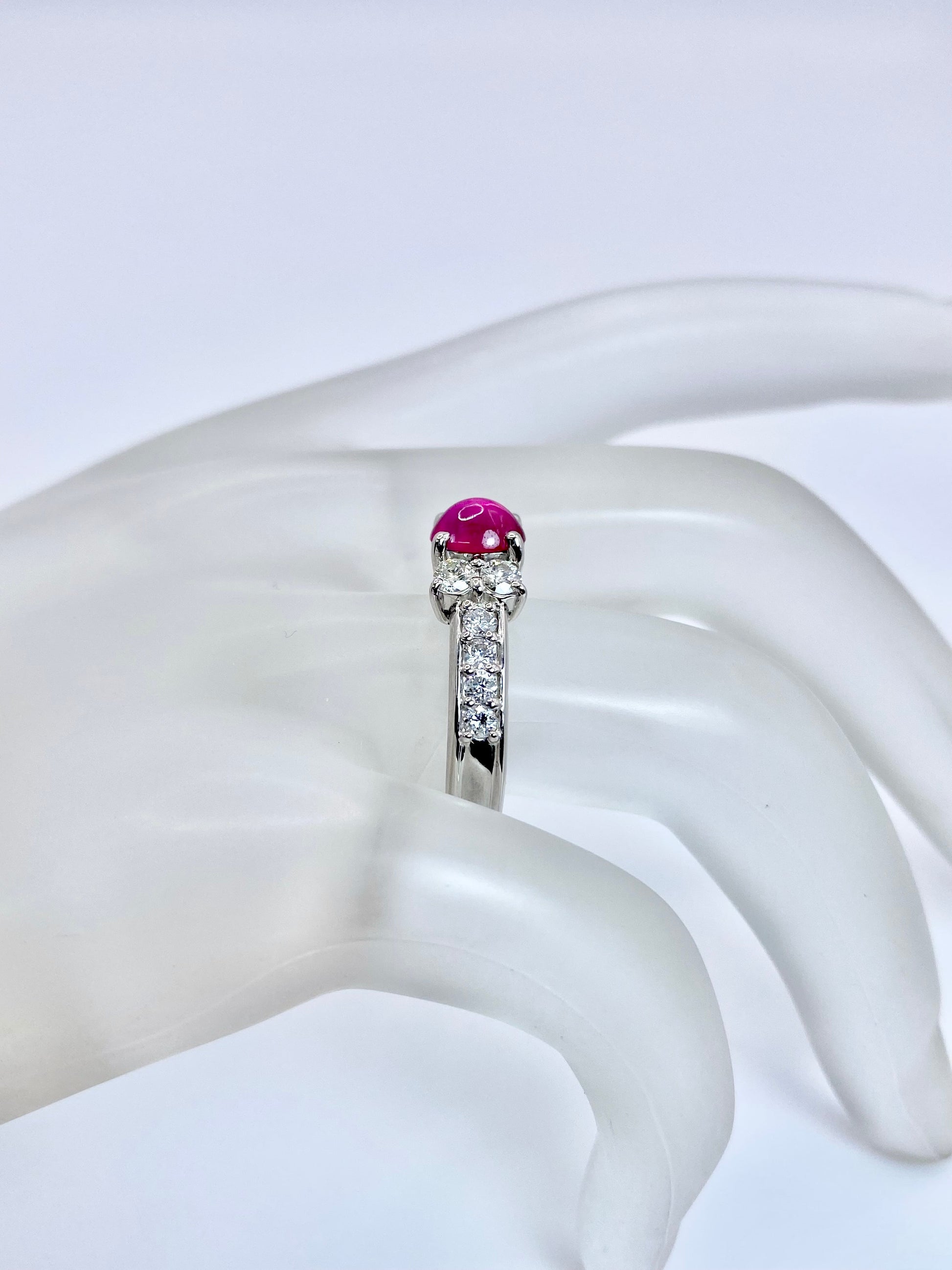 【夏季全体SALE（ジュエリー）~7/31】ルビー（キャッツアイ風）0.71ct / ダイヤモンド 計0.50ct  Pt900 リング 11号【リフレッシュメント(新品仕上げ・補修・洗浄等済)】【3日以内返品可（※カード/キャリア決済の場合）】