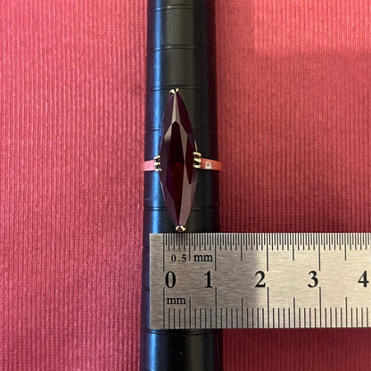昭和ジュエリー 千本透かし リング K18 ヴィンテージ 昭和レトロ 陽刻 赤紫 合成石 ゴールド 指輪 MOR00549