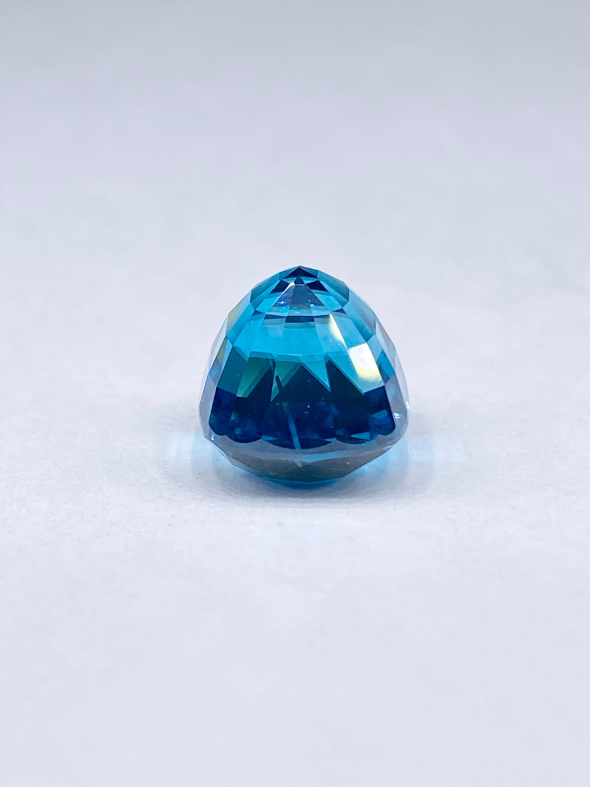 ブルージルコン 7.26ct ルース 6枚目