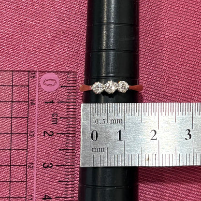 イギリス  アンティークジュエリー 3stone K18 /Pt  ゴールド コンビカラー シンプルデザイン リング オールドカットダイヤモンド 約0.2ct  1900年初頭頃  DR00726