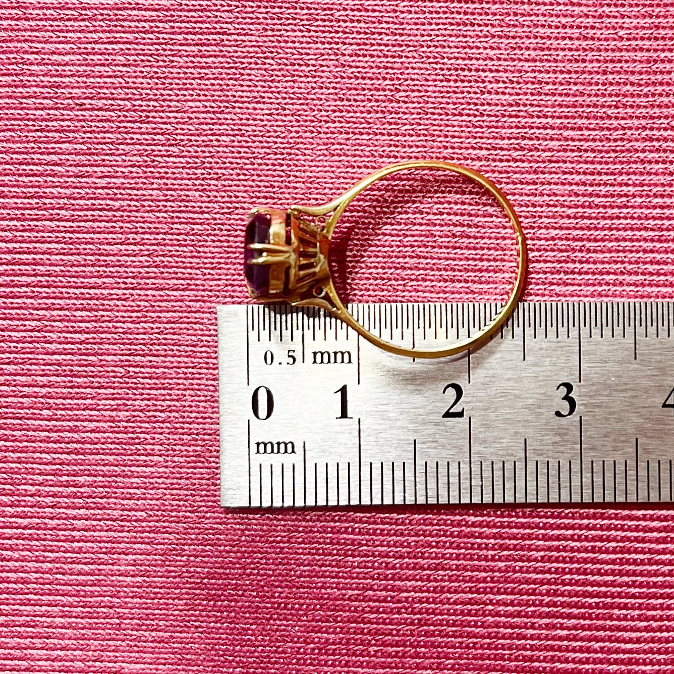 【日本の作品】  K18 昭和レトロ 紫石 リング 〜咲き誇る高貴な花の美しさを指先に〜 OKR00213
