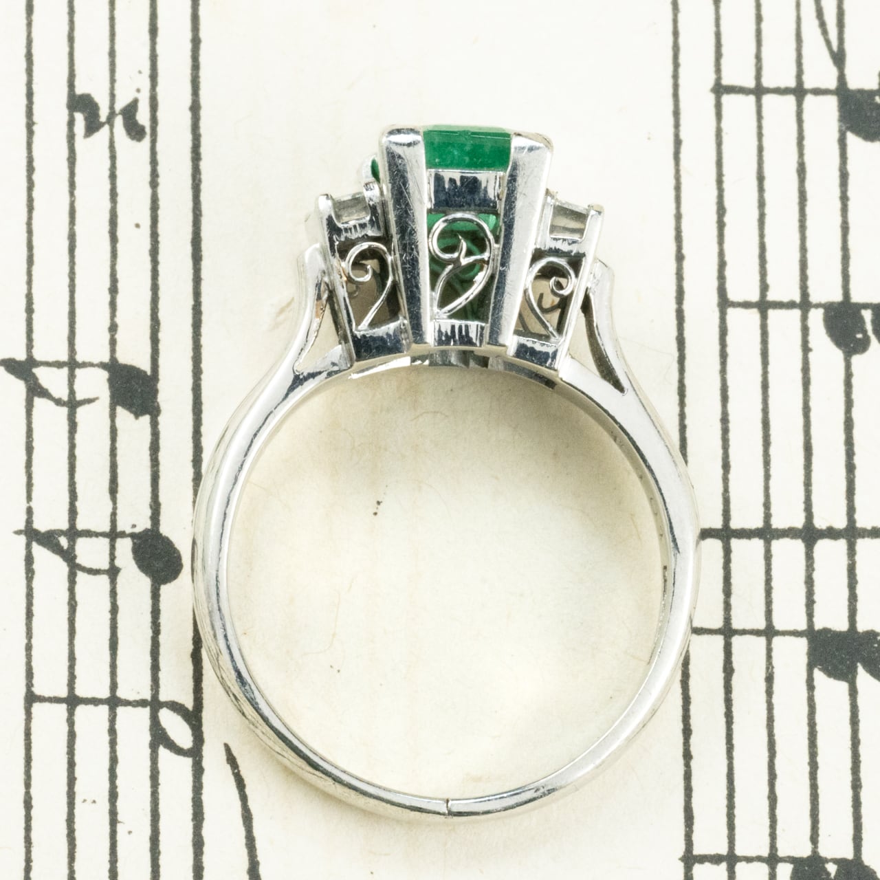 昭和ジュエリー エメラルド ダイヤモンド リング Pt900 1.01ct ヴィンテージ 昭和レトロ 透かしデザイン プラチナ 指輪 MR00777