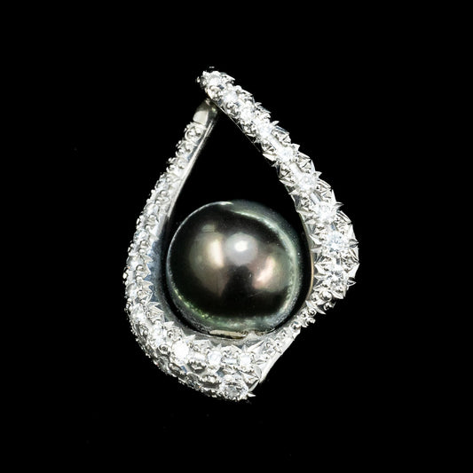 K18WG 黒蝶真珠 ピーコックカラー ダイヤモンド  0.25ct  4.0g 9.0mm珠 MOP00274