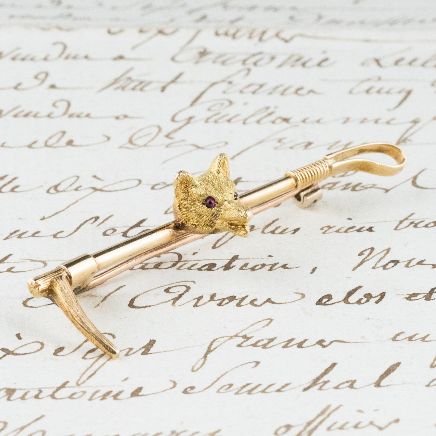 アンティークジュエリー fox brooch  K15イギリス キツネ アンティークブローチ お目目が可愛い ルビーDBR00114