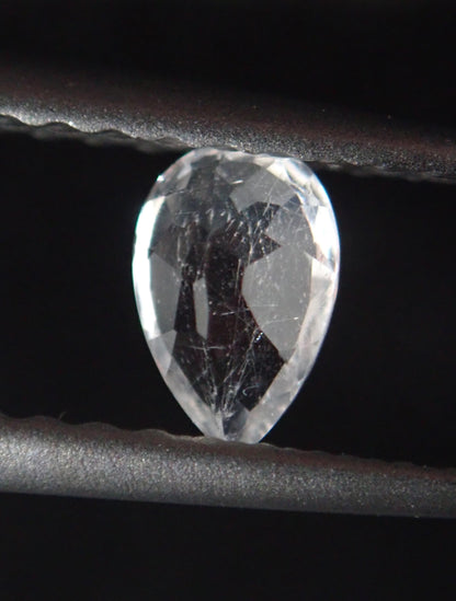 フェナカイト 0.21ct ルース ペアシェイプ 3枚目