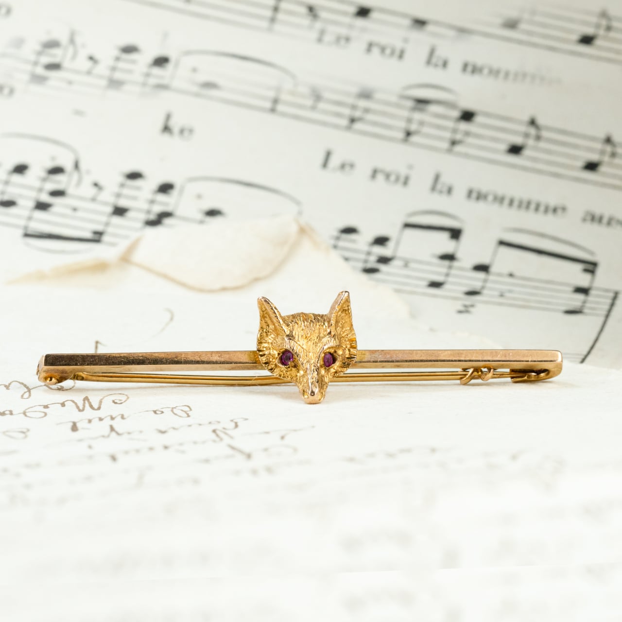 イギリス アンティーク ジュエリー K9 ルビー キツネ FOX デザイン ブローチ DBR00143