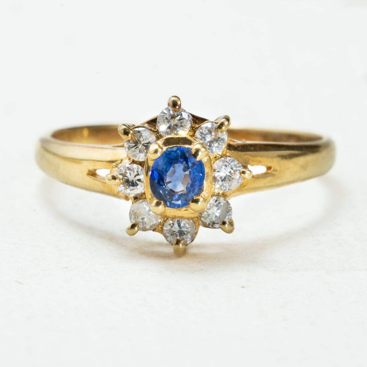 ヴィンテージジュエリー 服部時計店 K18  サファイア 0.17ct  ダイヤモンド 0.2ct クラスター 小花デザイン ゴールド リング 〜楚々とした高原の花のような優しさ〜OKR00245