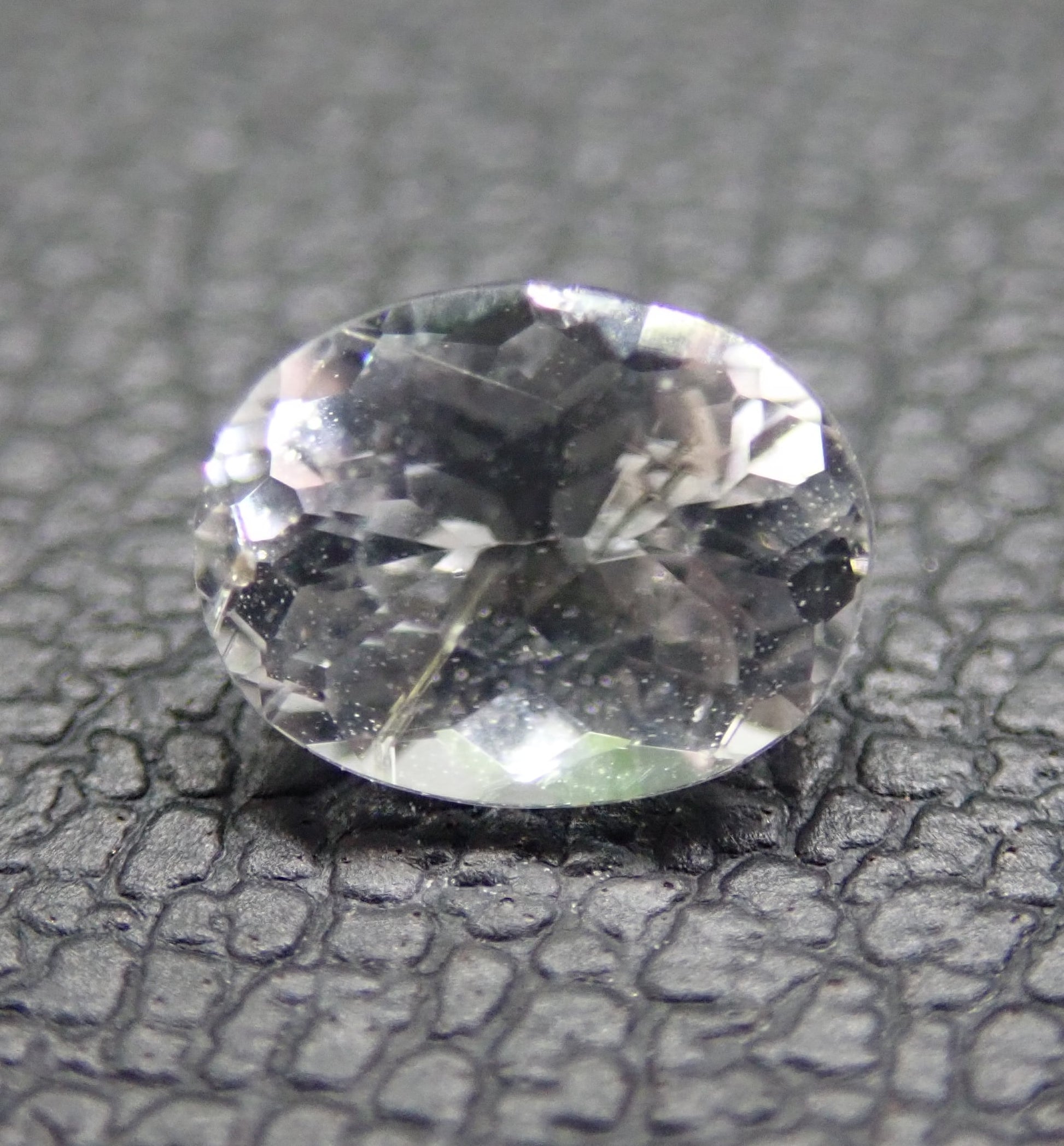 フェナカイト 0.52ct ルース オーバル 7枚目