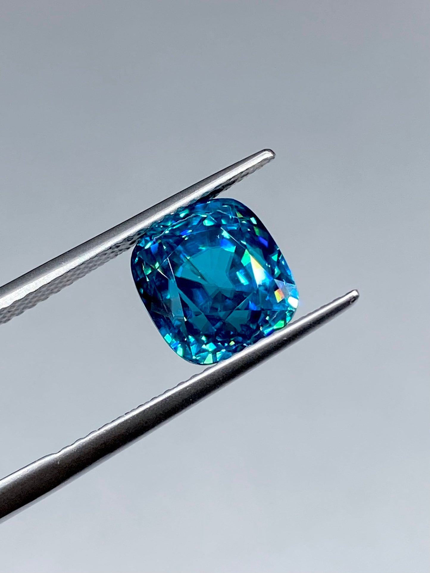 ブルージルコン 7.26ct ルース 2枚目