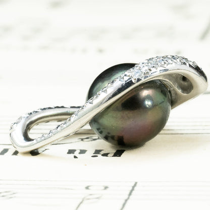 K18WG 黒蝶真珠 ピーコックカラー ダイヤモンド  0.25ct  4.0g 9.0mm珠 MOP00274