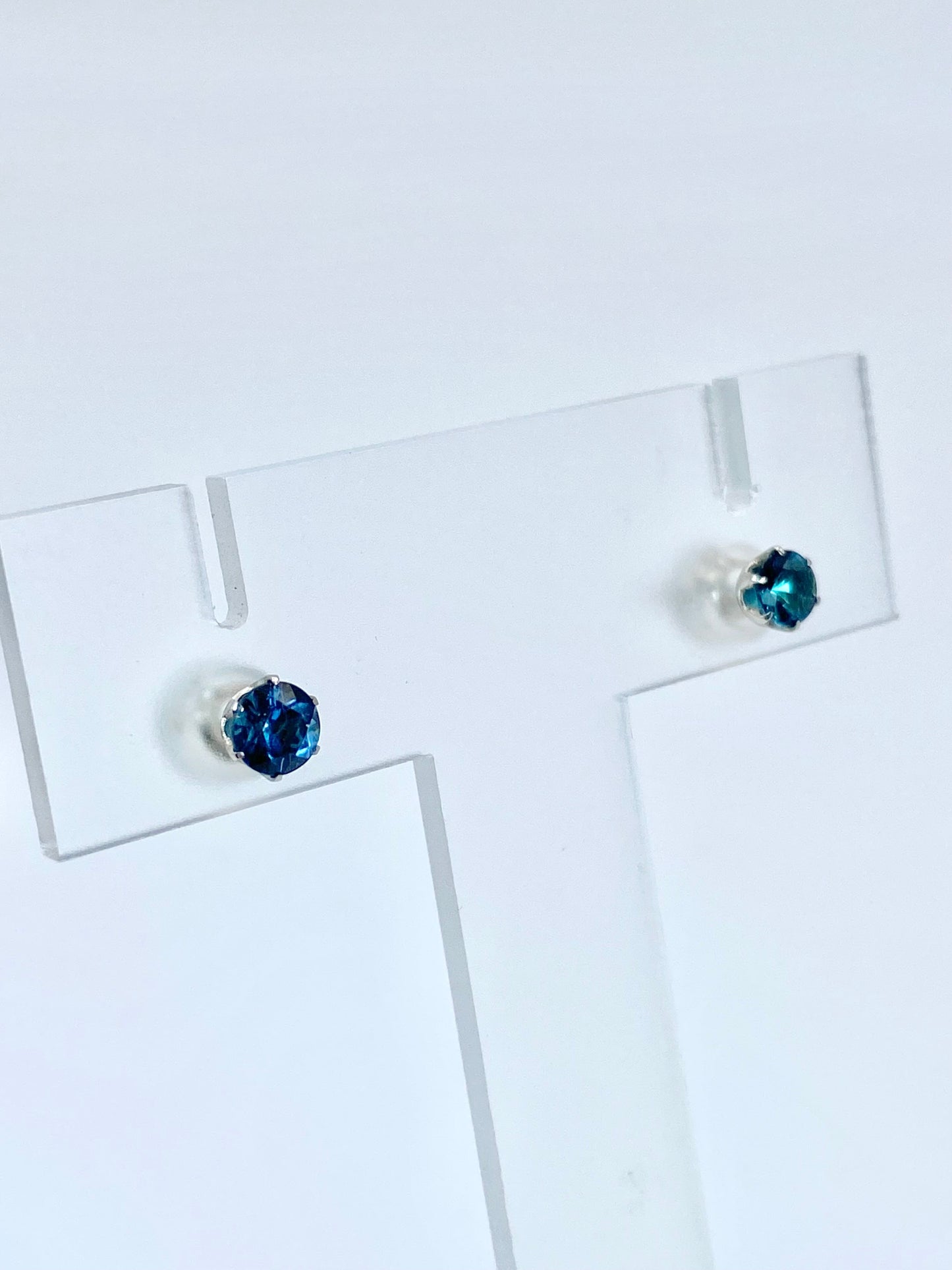 【新品】インディコライト 0.30/0.21ct Pt900 ピアス【新品】