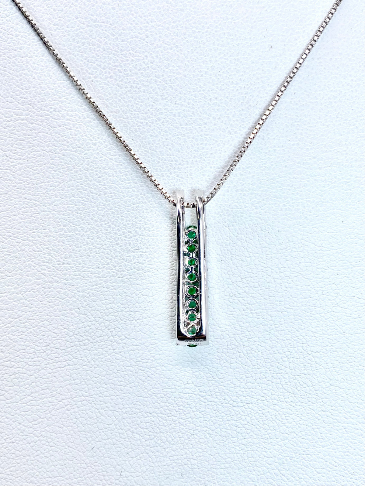 エメラルド 計0.31ct / ダイヤモンド 計0.29ct  18K/750/K18WG ネックレス【リフレッシュメント(新品仕上げ・補修・洗浄等済)】