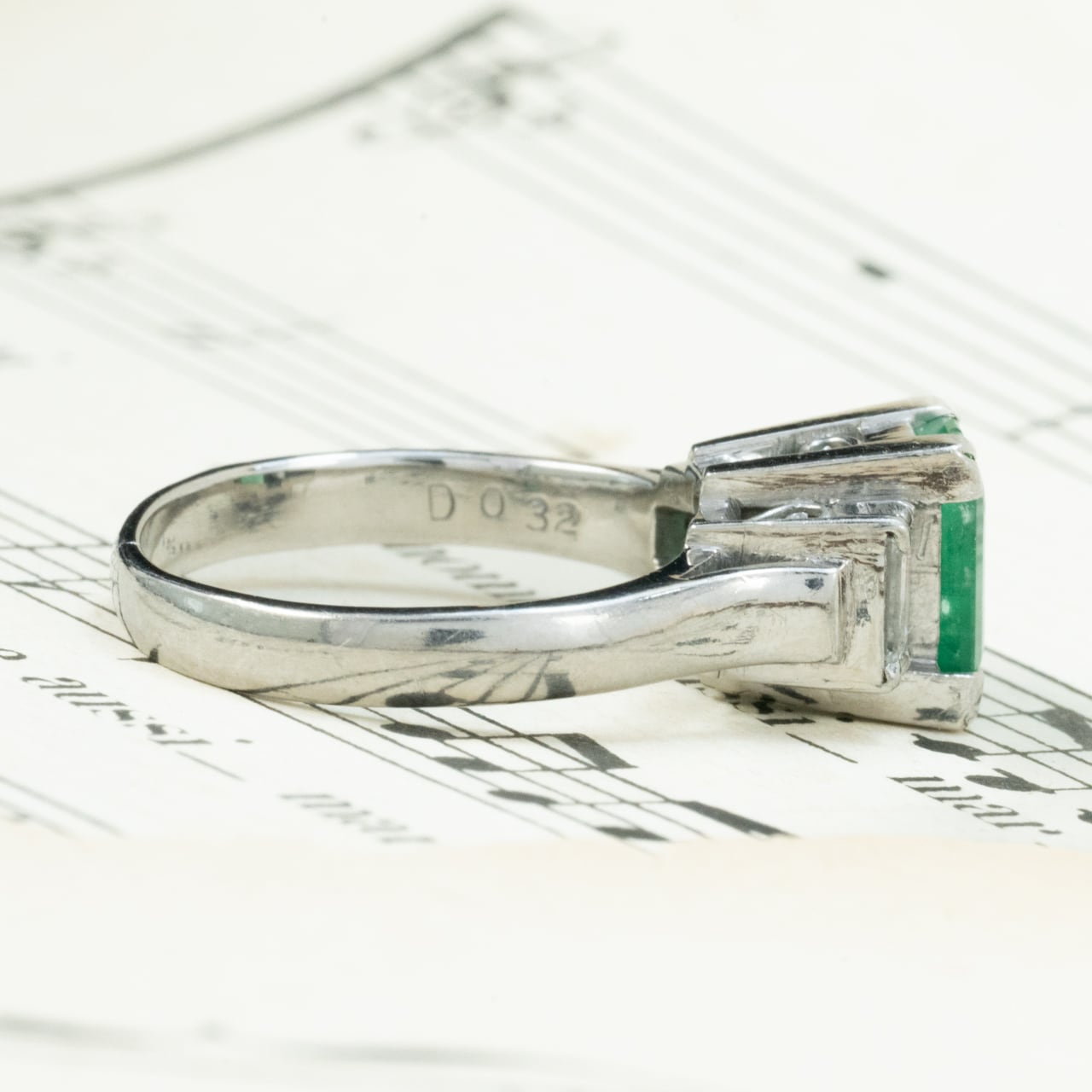 昭和ジュエリー エメラルド ダイヤモンド リング Pt900 1.01ct ヴィンテージ 昭和レトロ 透かしデザイン プラチナ 指輪 MR00777