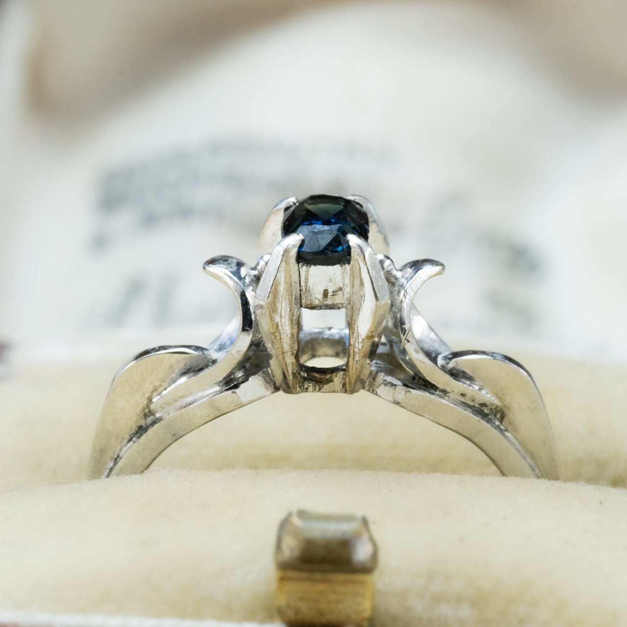 昭和ジュエリー サファイアリング 0.52ct K14WG 昭和レトロ 和デコ ヴィンテージ 指輪 青石 クールデザイン MOR00619
