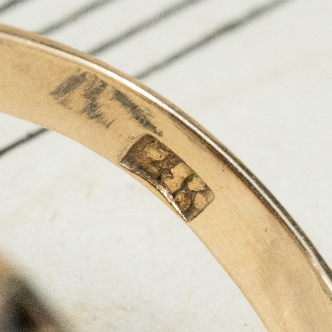 【日本の作品】 K9  昭和レトロ 赤珊瑚（充填なし）リング 〜静かな情熱を秘めた日本の赤〜  OKR00212