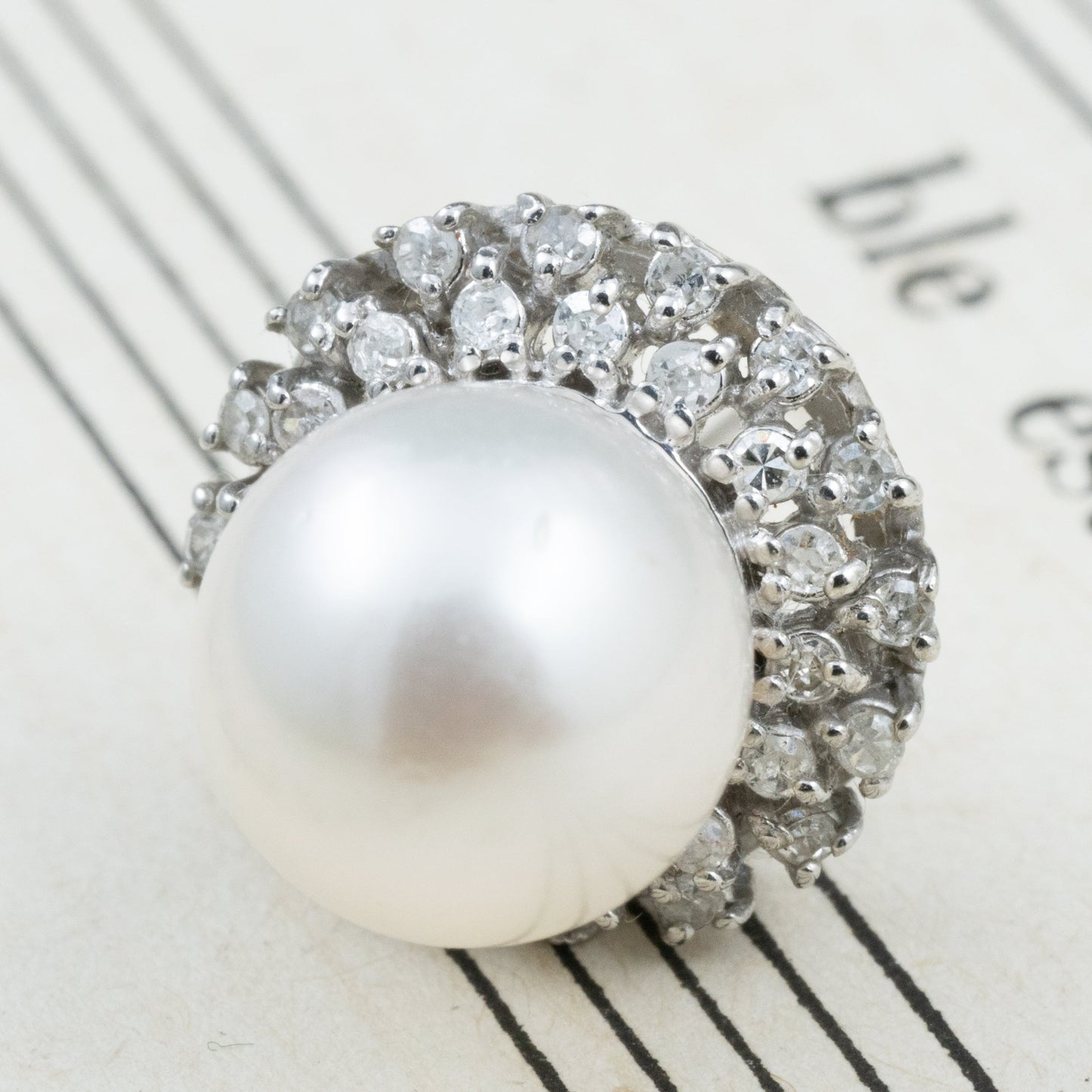 昭和ジュエリー パール ピアス Pt900 ダイヤモンド ヴィンテージ 昭和レトロ 8.6mm 真珠 1珠 華やかデザイン プラチナ ME00076