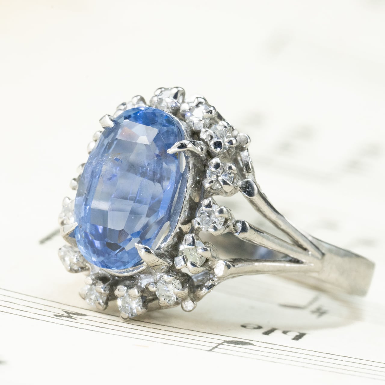 Pt900 昭和ザマスリング 非加熱ブルーサファイヤ 3.903ct ダイヤモンド0.35   〜遥か遠き氷の国のご令嬢リング〜OKR00249