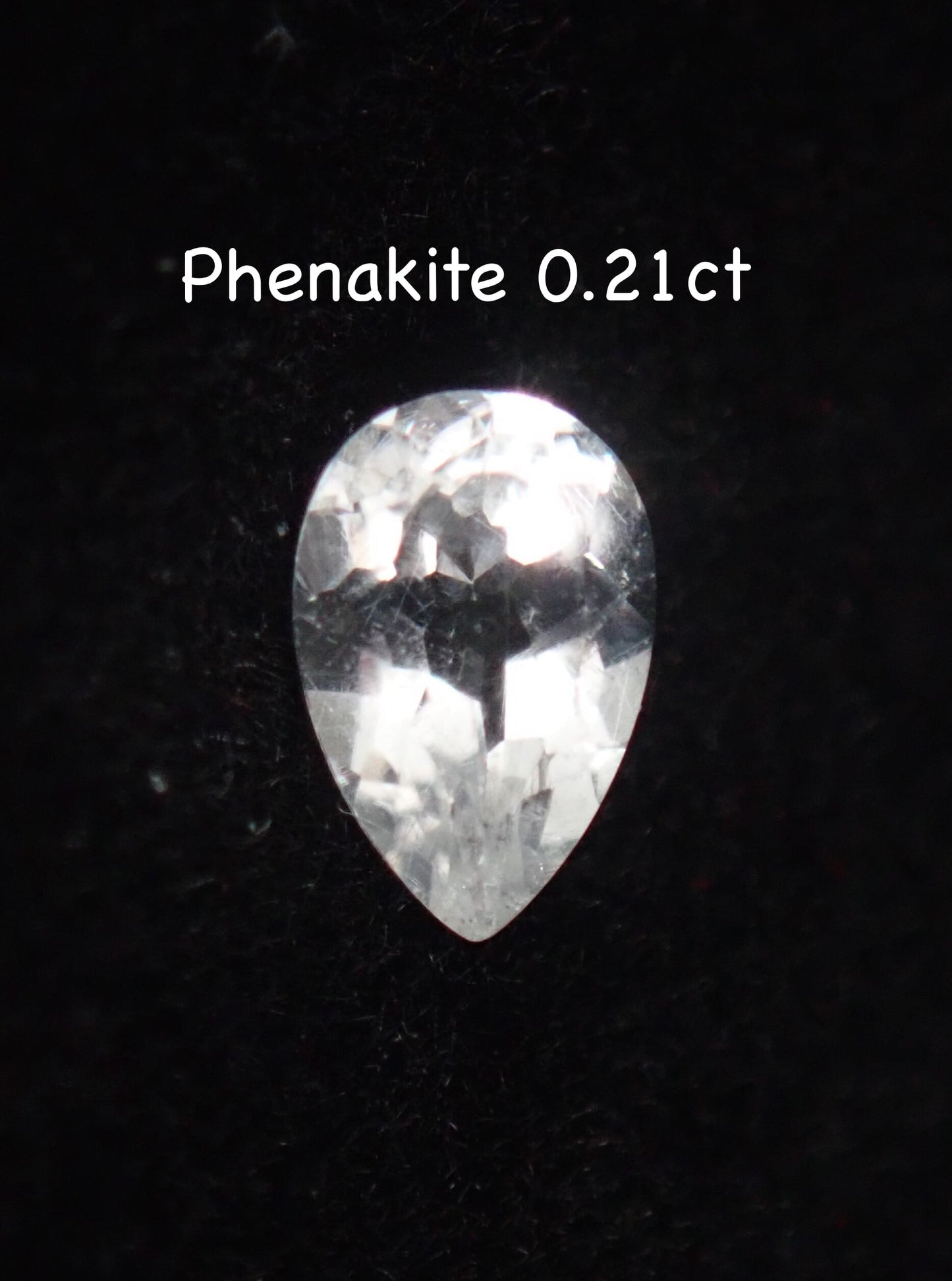 フェナカイト 0.21ct ルース ペアシェイプ