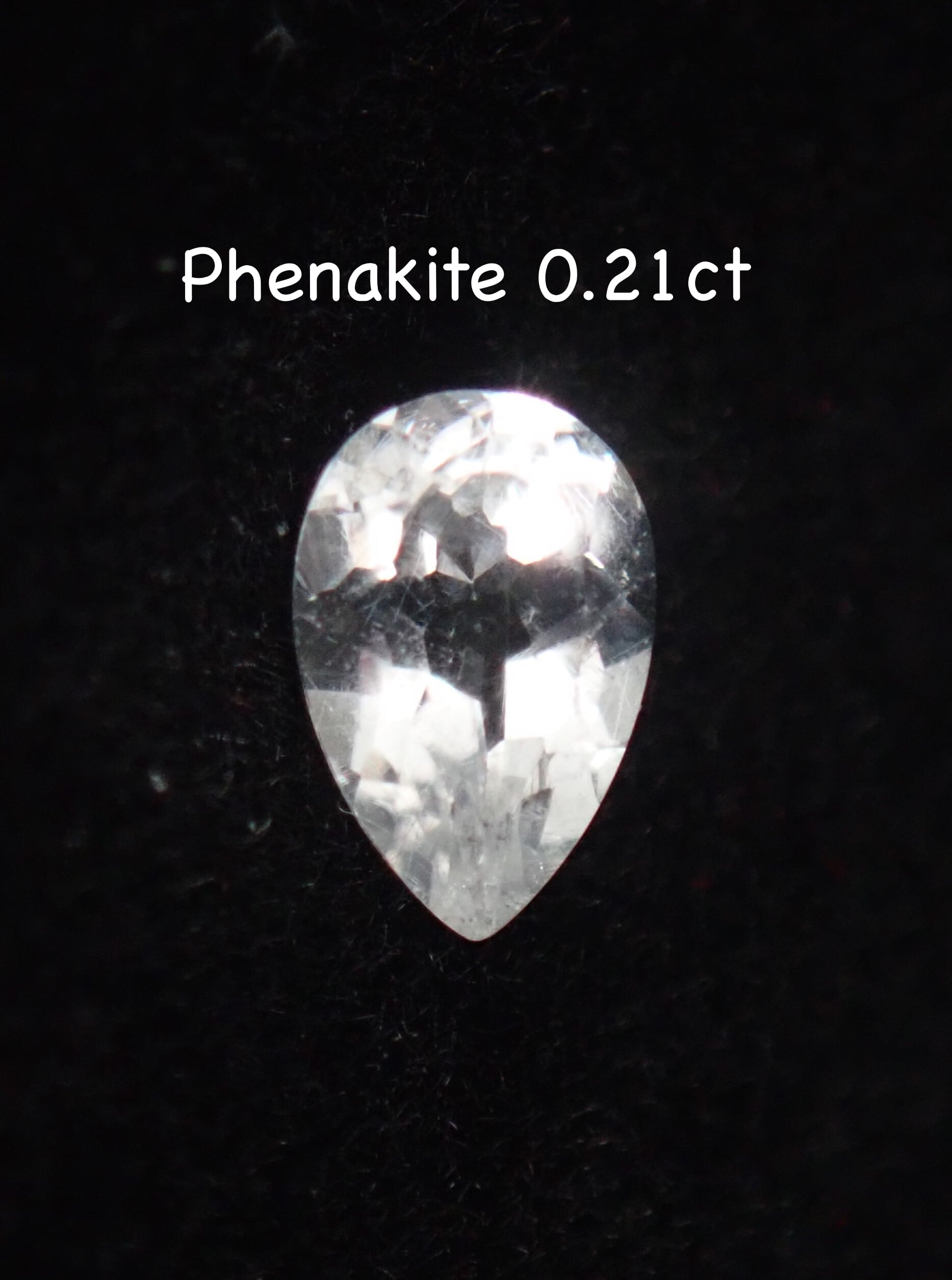 フェナカイト 0.21ct ルース ペアシェイプ