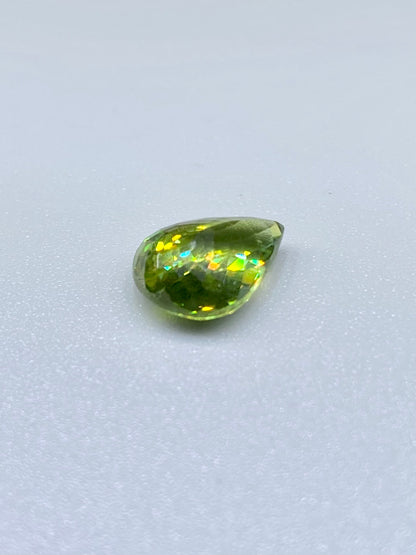 はっきり美しい緑茶系スフェーン 3.29ct ルースペアシェイプ 動画リンク Twitter/Xあり 10枚目