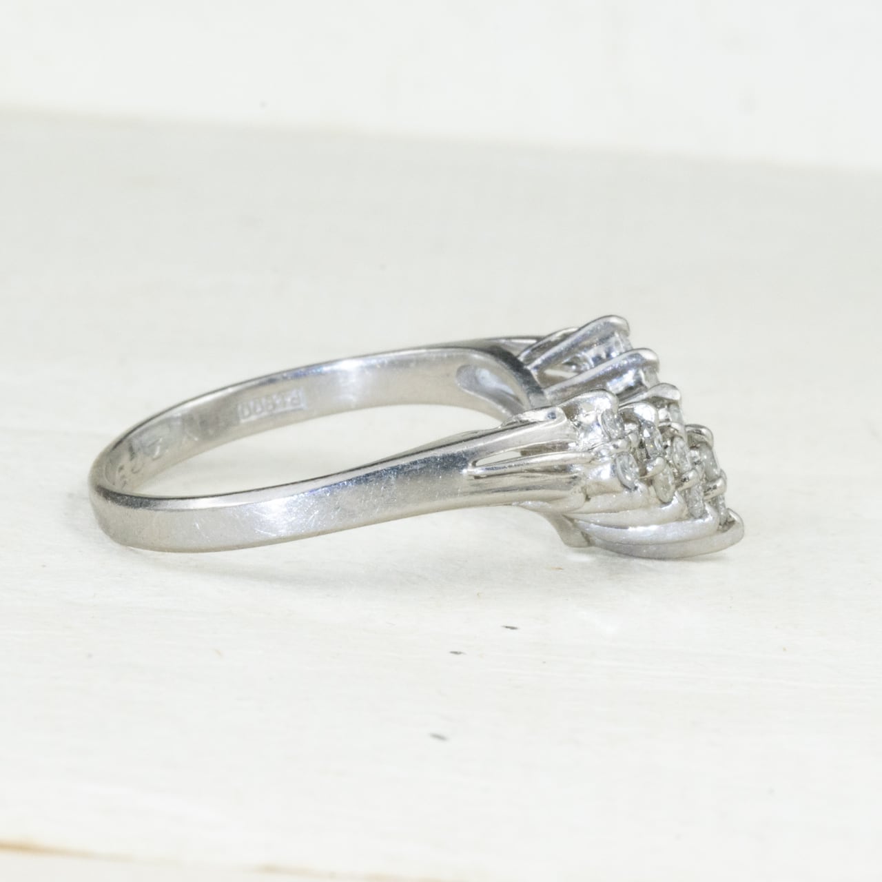 昭和ジュエリー ダイヤモンド リング Pt900 0.26ct ヴィンテージ 昭和レトロ V字デザイン 指輪 プラチナ OKR00206