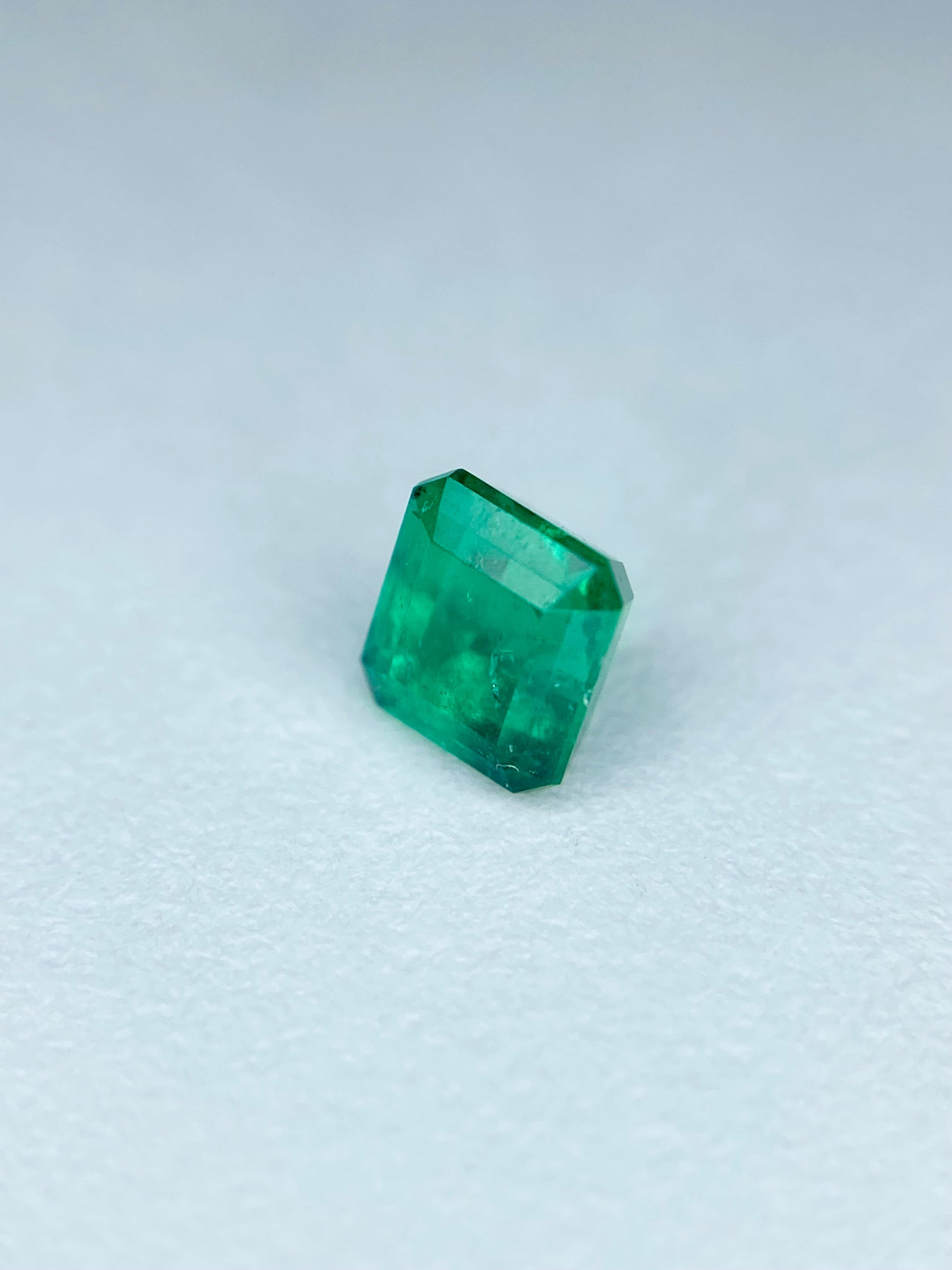 エメラルド 0.36ct ルース 2枚目