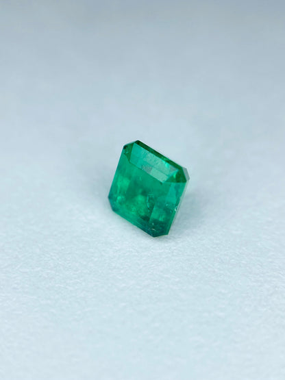 エメラルド 0.36ct ルース 2枚目