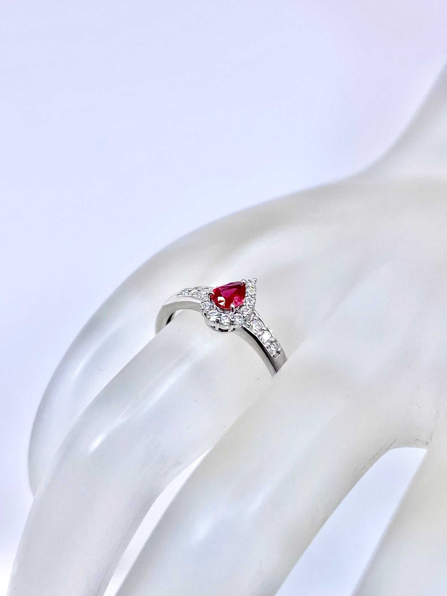 【新品】非加熱ピジョンブラッドルビー 0.21ct / ダイヤモンド 計0.18ct Pt950 リング【新品】【3日以内返品可（※カード/キャリア決済の場合）】