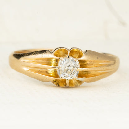 イギリスアンティーク ジュエリー K18 オールドマインカットダイヤモンド 約0.5ct ベルチャーセッティング 1905年製 バーミンガム 彫り装飾 ゴールド リング DR00776  Daisy Ring