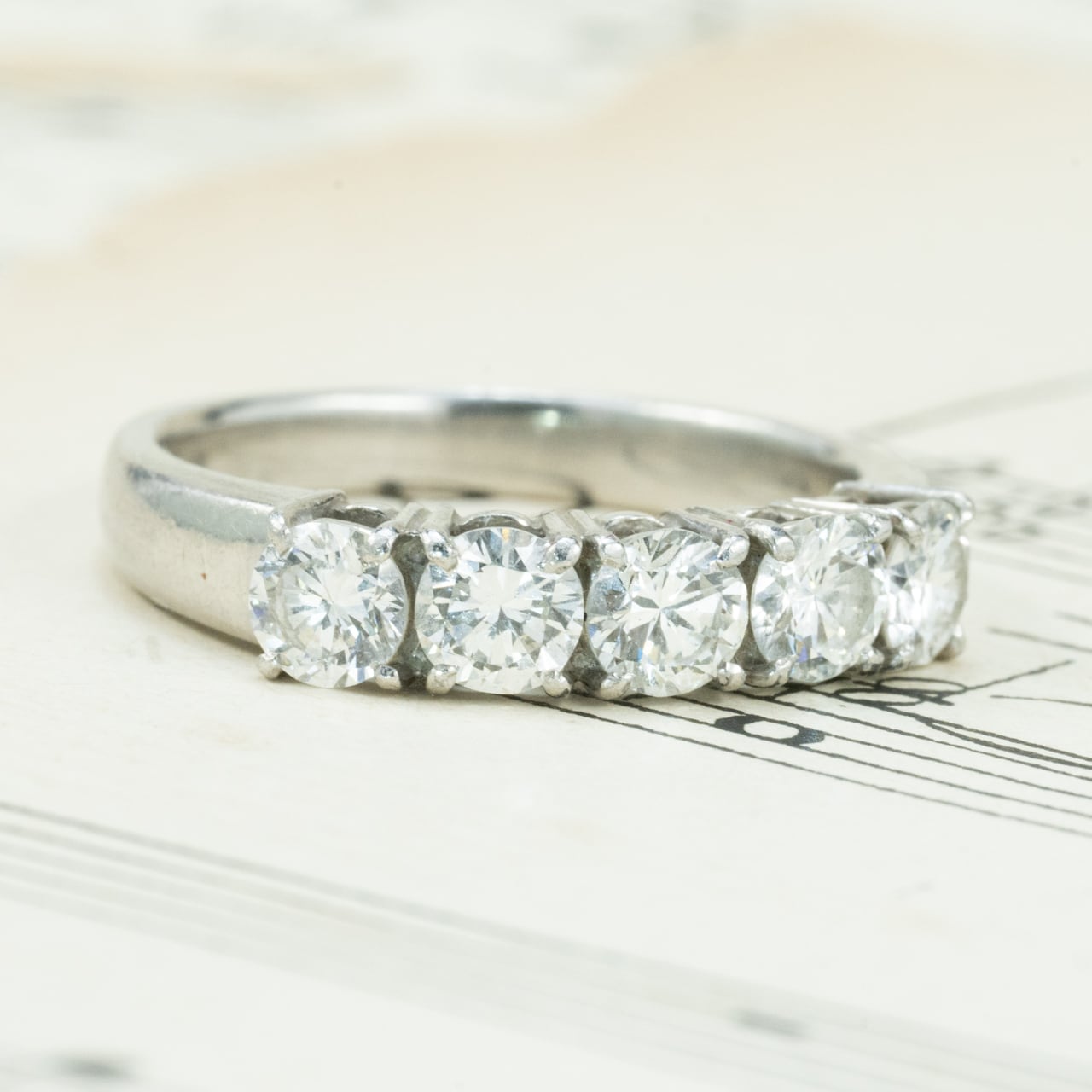 昭和レトロ ダイヤモンド リング 一文字 デザイン ヴィンテージ  Pt900 ５石 1.06ct MR00761