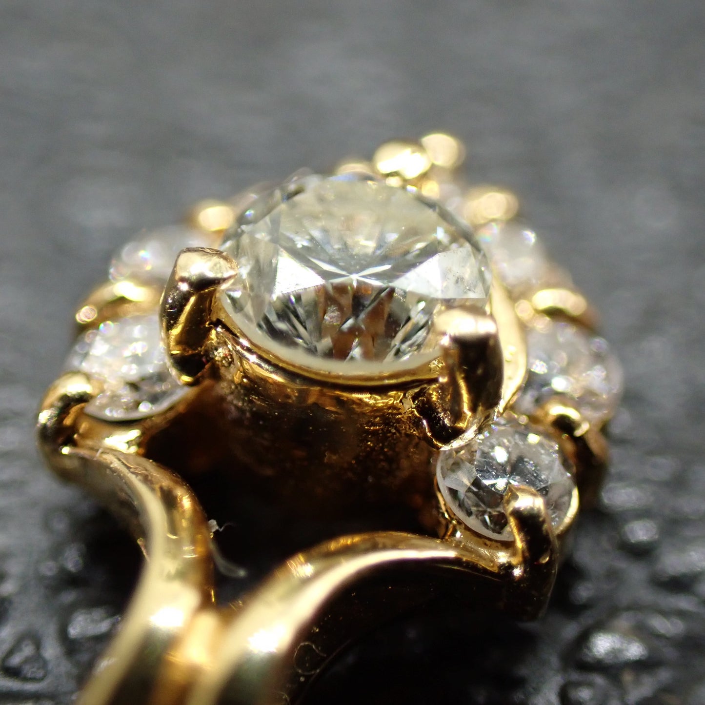 K18 ダイヤモンド 0.27ct ペンダントトップ 取り巻き ヘイロー ハートモチーフ調 シンプル 上品 普段使い 一点物 ジュエリーMOP00256