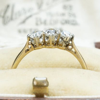 イギリス  アンティークジュエリー 3stone K18 /Pt  ゴールド コンビカラー シンプルデザイン リング オールドカットダイヤモンド 約0.2ct  1900年初頭頃  DR00726