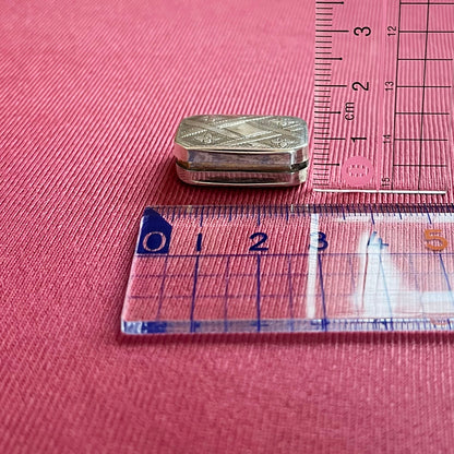 アンティークジュエリー イギリス アンティーク シルバー SV925 ヴィネグレット 気付け薬 香水 ケース ペンダントトップ チャーム 1790年  〜香りを運ぶロマン〜 DP00106