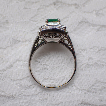昭和レトロ ヴィンテージジュエリー 透かし 和デコ ザマス デザインリング 指輪 Pt900 エメラルド 0.83ct ダイヤモンド 1.3ct シルバーカラー MOR00699