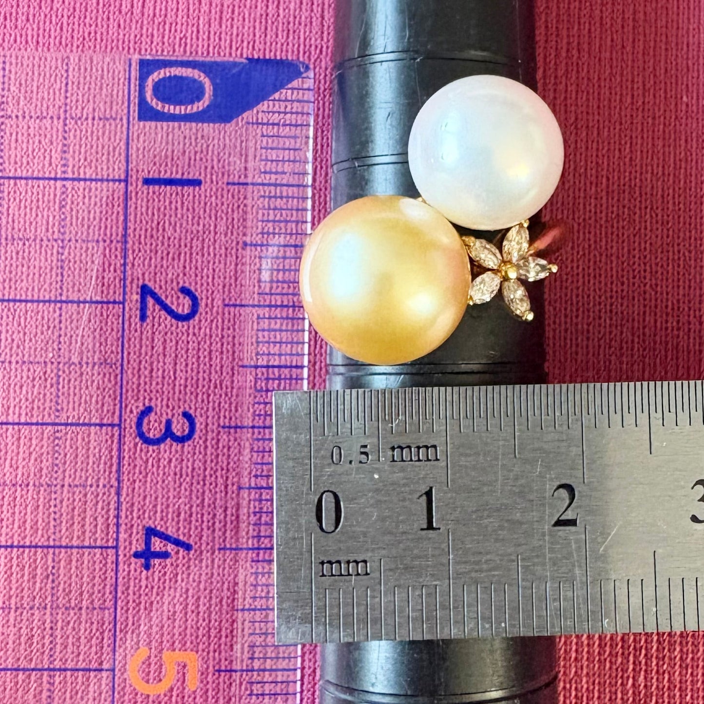 ヴィンテージジュエリー K18 アコヤ貝 白蝶貝 ダイヤモンド 花 フラワー ゴールド ゴージャス 豪華デザイン リング 指輪 MOR00627