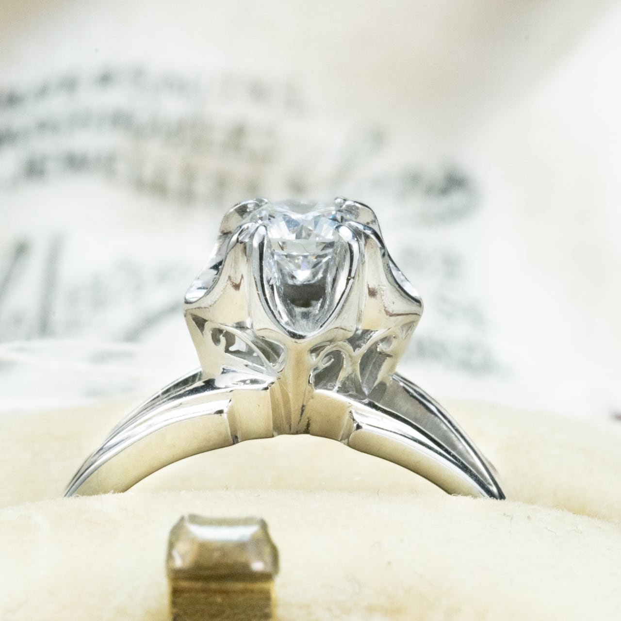 昭和ジュエリー ダイヤモンドリング K14WG ヴィンテージ 昭和レトロ 花モチーフ ソリテール 指輪 一粒ダイヤ ホワイトゴールド MOR00637