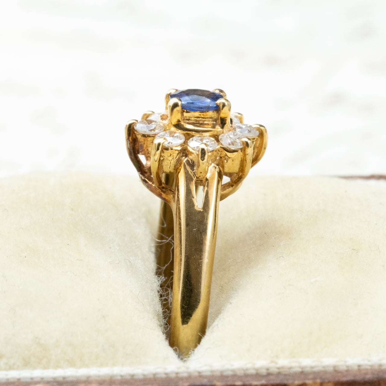ヴィンテージジュエリー 服部時計店 K18  サファイア 0.17ct  ダイヤモンド 0.2ct クラスター 小花デザイン ゴールド リング 〜楚々とした高原の花のような優しさ〜OKR00245
