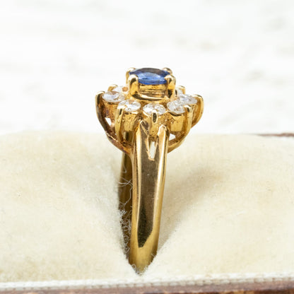 ヴィンテージジュエリー 服部時計店 K18  サファイア 0.17ct  ダイヤモンド 0.2ct クラスター 小花デザイン ゴールド リング 〜楚々とした高原の花のような優しさ〜OKR00245