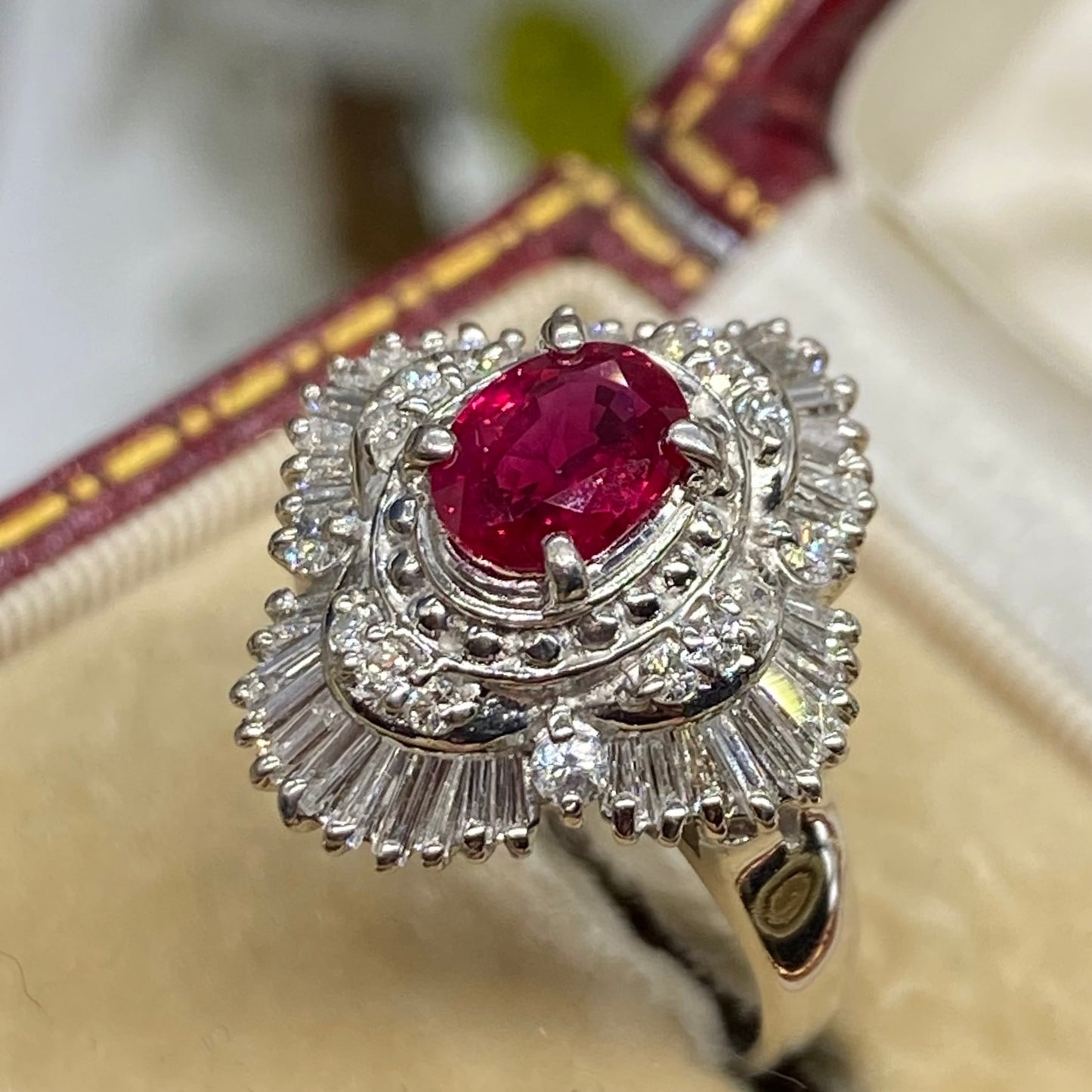 昭和ジュエリー ルビー ダイヤモンド リング Pt900 0.92ct 0.76ct ヴィンテージ 昭和レトロ プラチナ 指輪 MOR00697