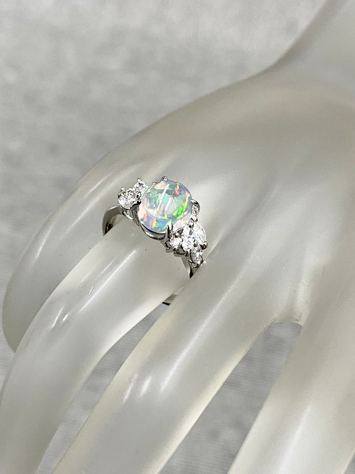 ウォーターオパール 1.61ct / ダイヤモンド 計0.45ct Pt900 リング 12.5号【リフレッシュメント(新品仕上げ・補修・洗浄等済)】