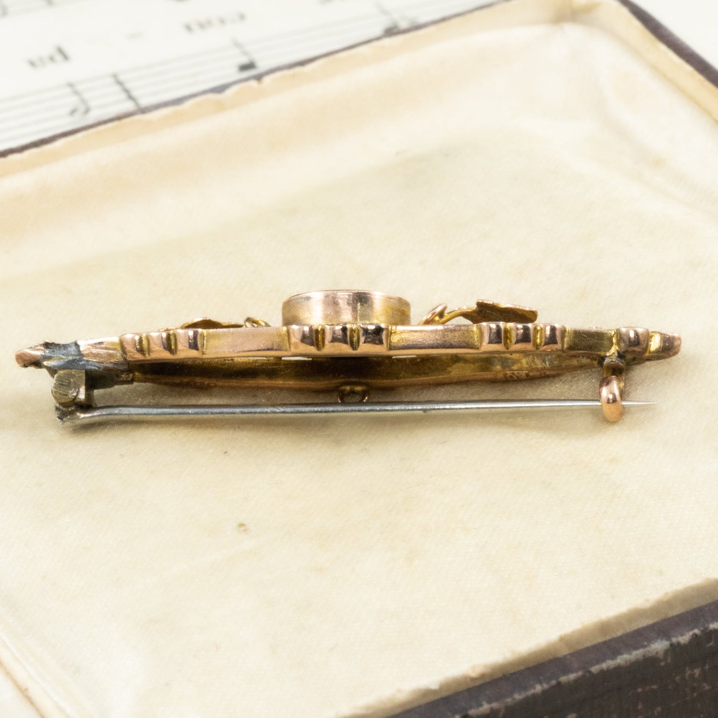 イギリス  アンティークジュエリー ブローチ K9 オールドカットダイヤモンド 1900年 ミレニアム DBR00126