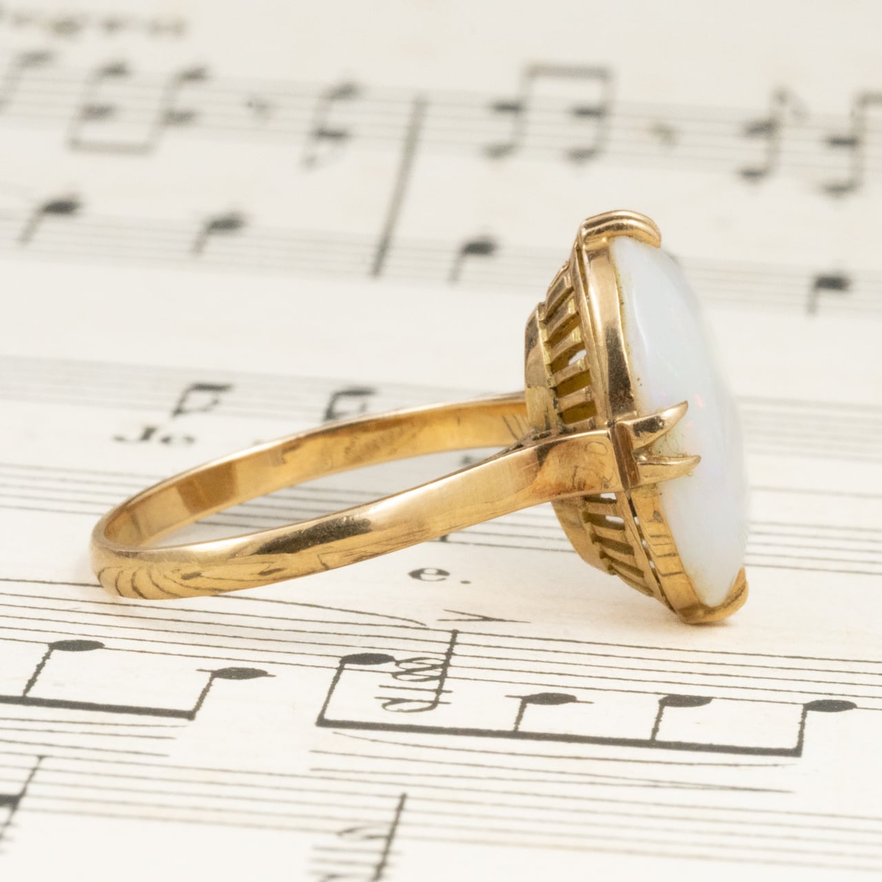 昭和レトロ オパールリング K18 千本透かし ヴィンテージ 指輪 和ジュエリー 遊色 カボション MOR00690