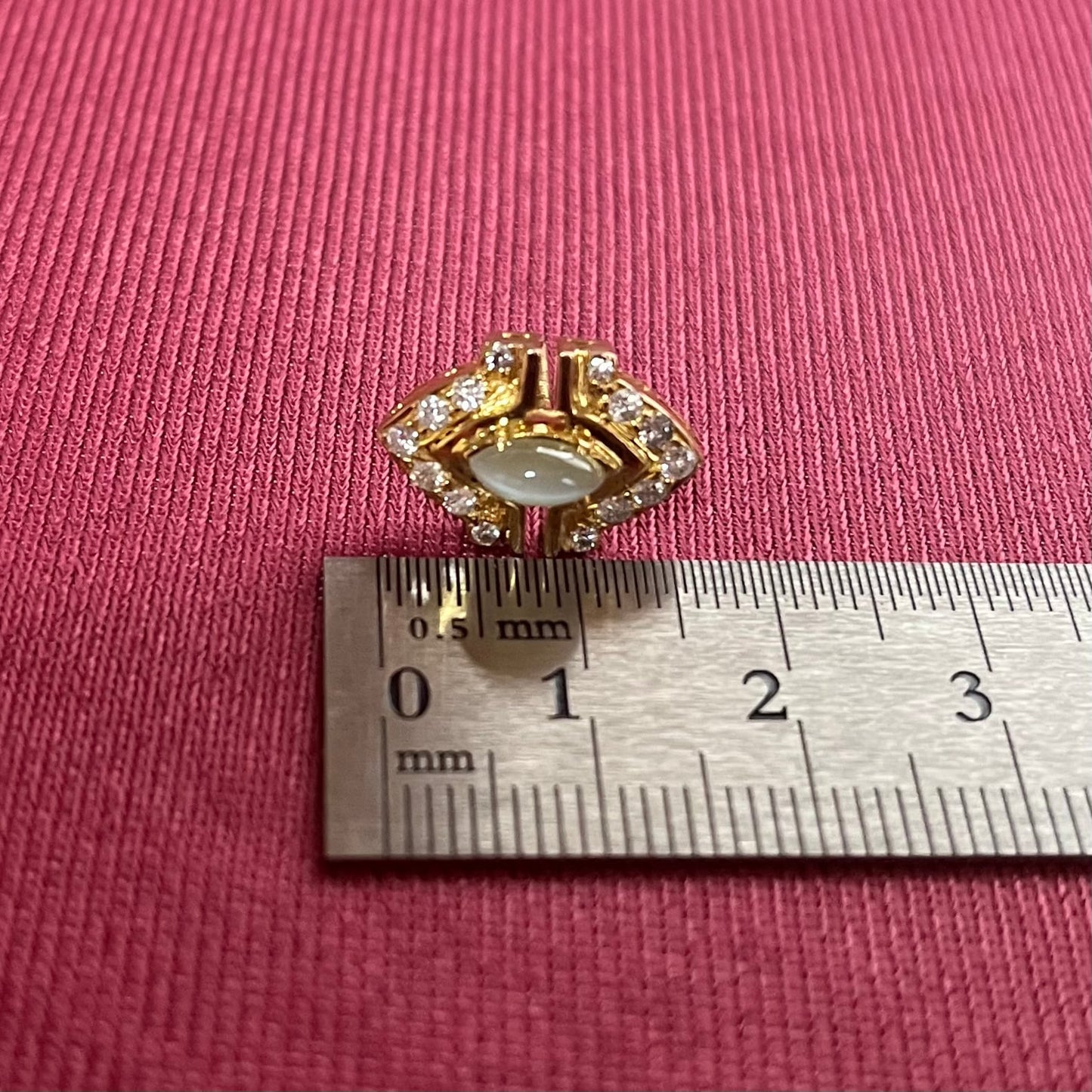 ヴィンテージ K14 クリソベリルキャッツアイ ダイヤモンド ピアス 〜エキゾチックな雰囲気が魅惑的〜 OKE00011