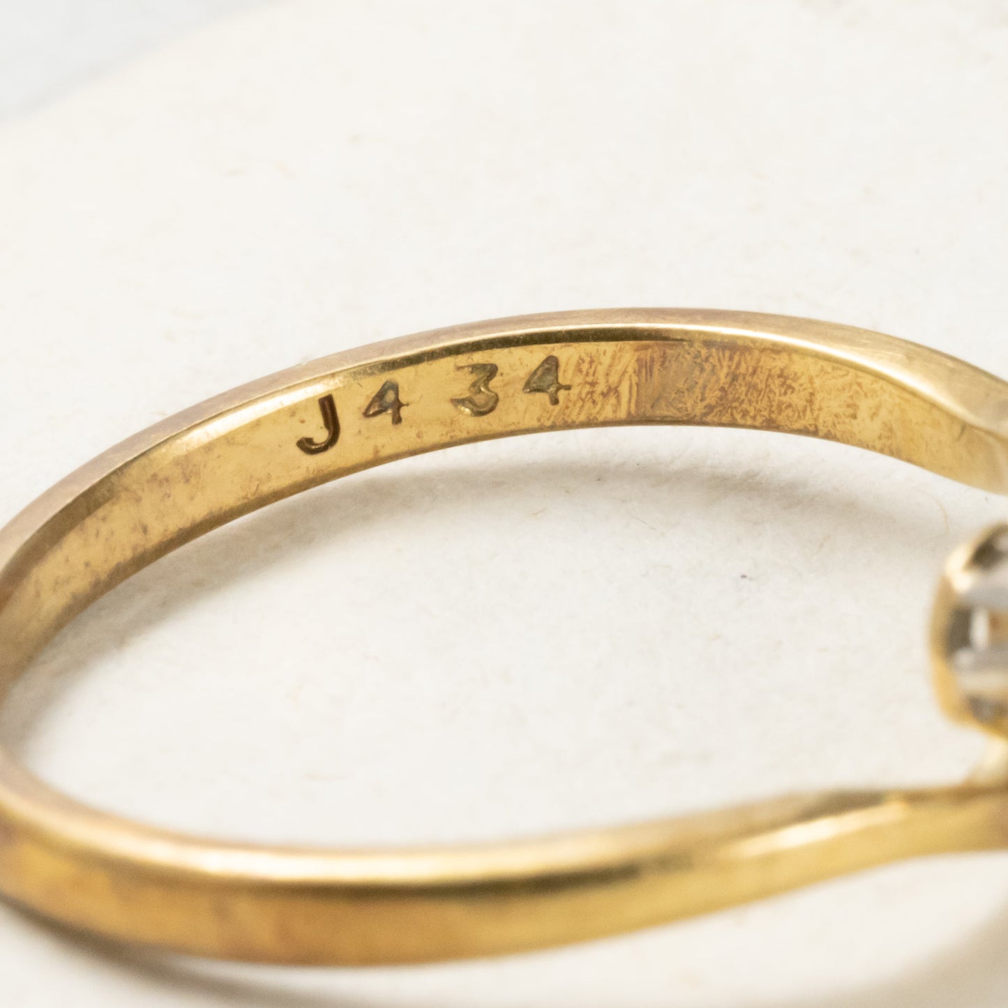 イギリス ヴィンテージ ジュエリー  トワエモア  クロスオーバー デザイン リング 指輪 K18 ダイヤ  コンビカラー 1900年中頃 あなたと私 DR00574
