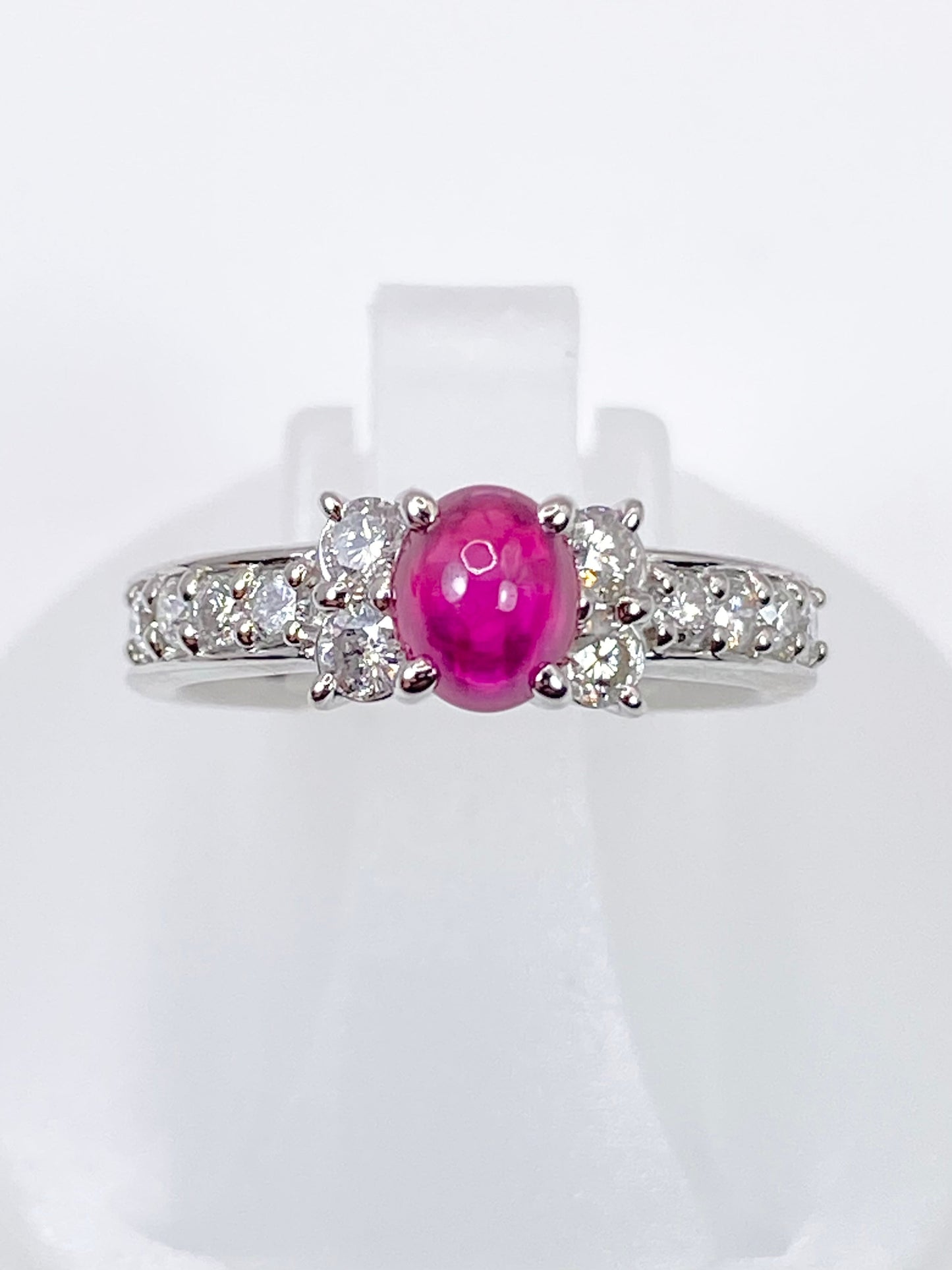 【夏季全体SALE（ジュエリー）~7/31】ルビー（キャッツアイ風）0.71ct / ダイヤモンド 計0.50ct  Pt900 リング 11号【リフレッシュメント(新品仕上げ・補修・洗浄等済)】【3日以内返品可（※カード/キャリア決済の場合）】